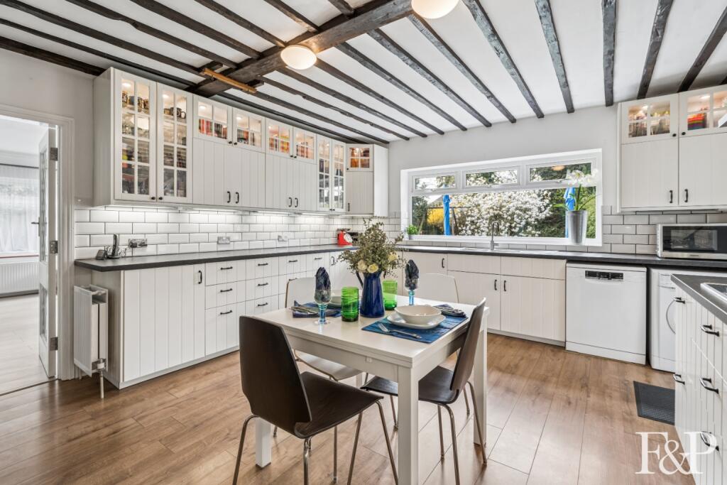 Ouseley Road, Old Windsor - Image 8