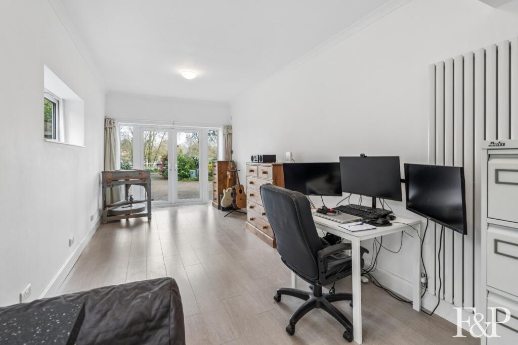 Ouseley Road, Old Windsor - Image 9