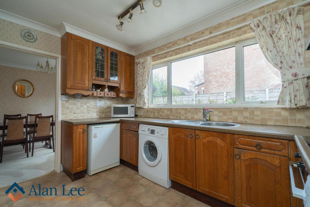 Coniston Way, Macclesfield, SK11 7XR - Image 6