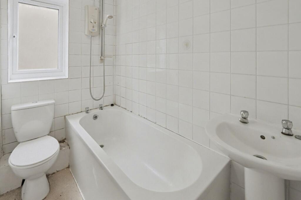 24 Gunn Close, Nottingham NG6 7DY - Image 11