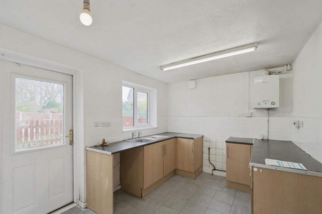 24 Gunn Close, Nottingham NG6 7DY - Image 5