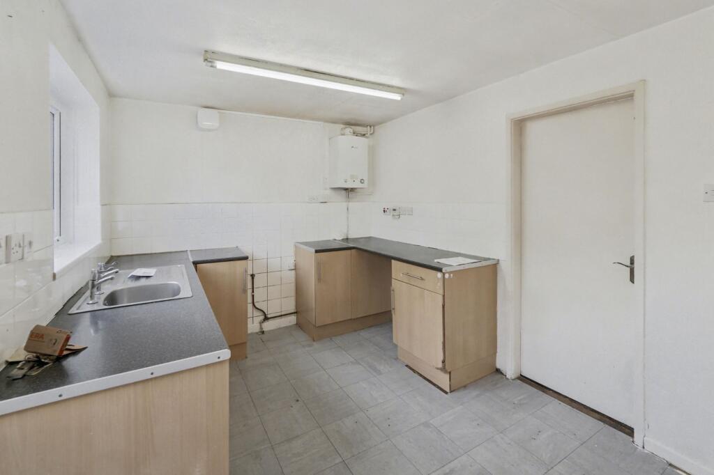 24 Gunn Close, Nottingham NG6 7DY - Image 6