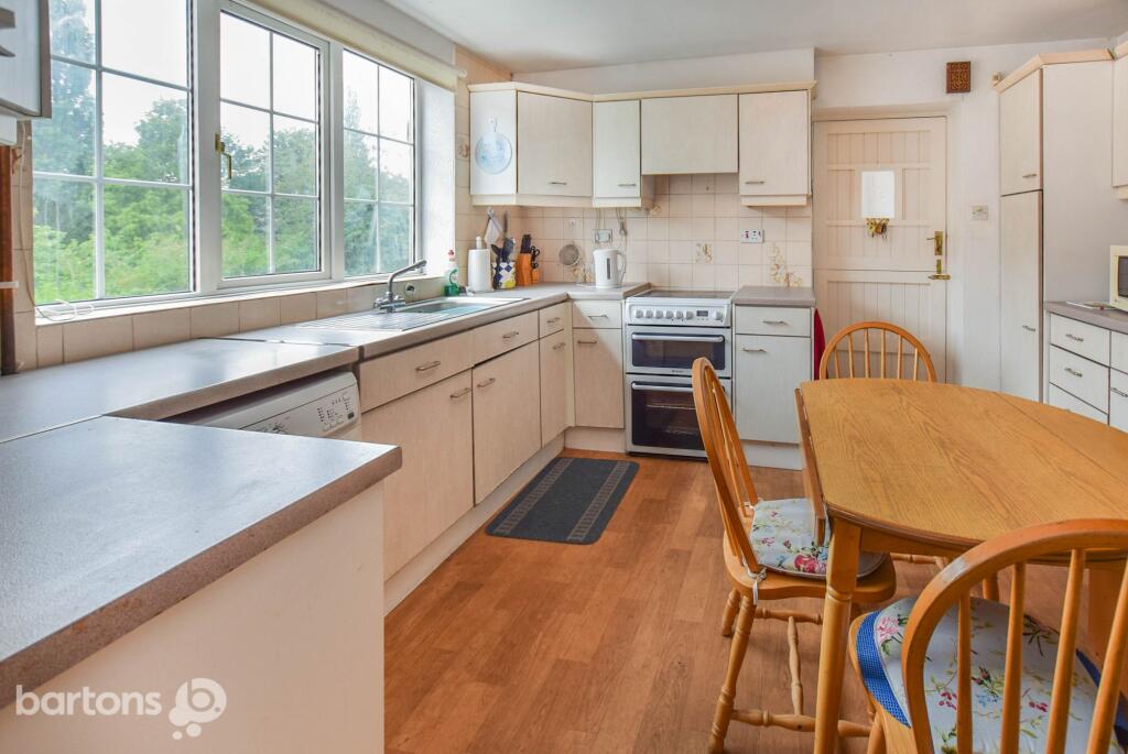 Hill Side, Whiston, S60 - Image 6