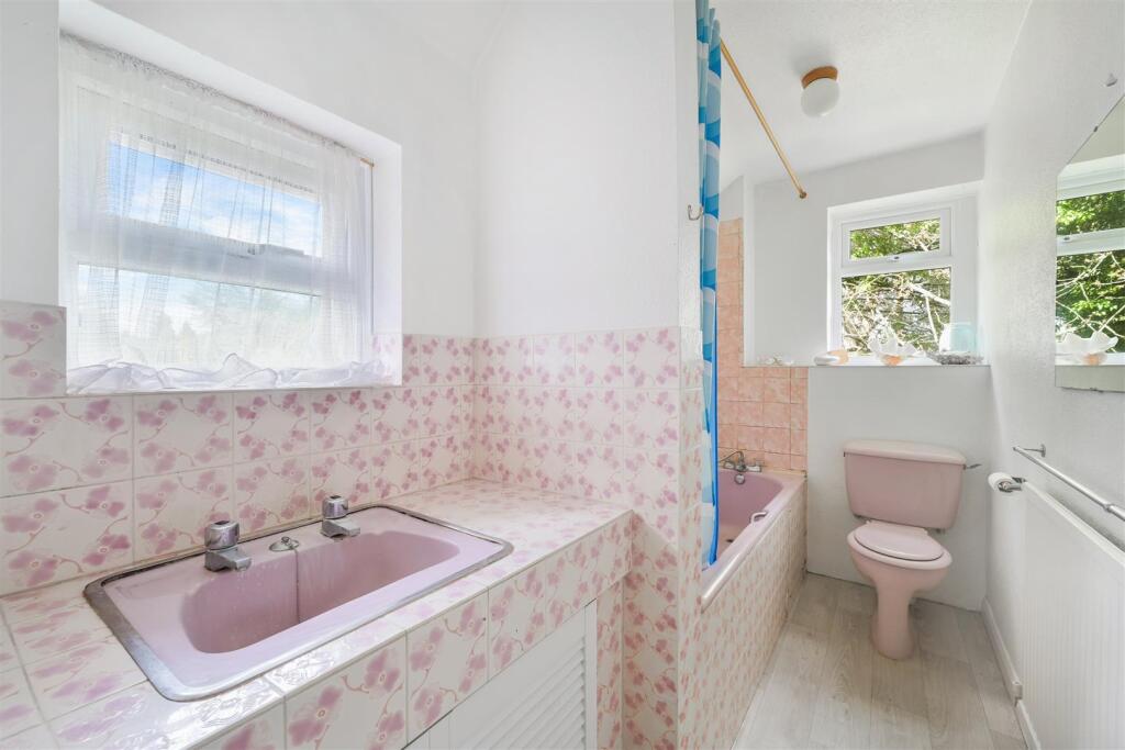 Coulsdon Lane, Chipstead - Image 13