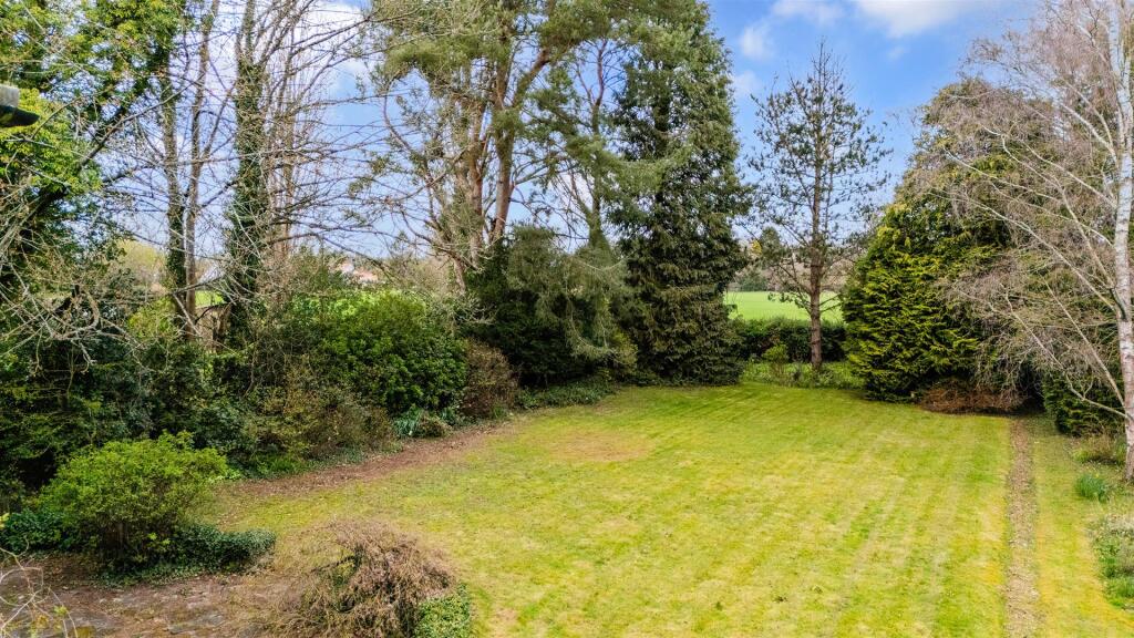 Coulsdon Lane, Chipstead - Image 19