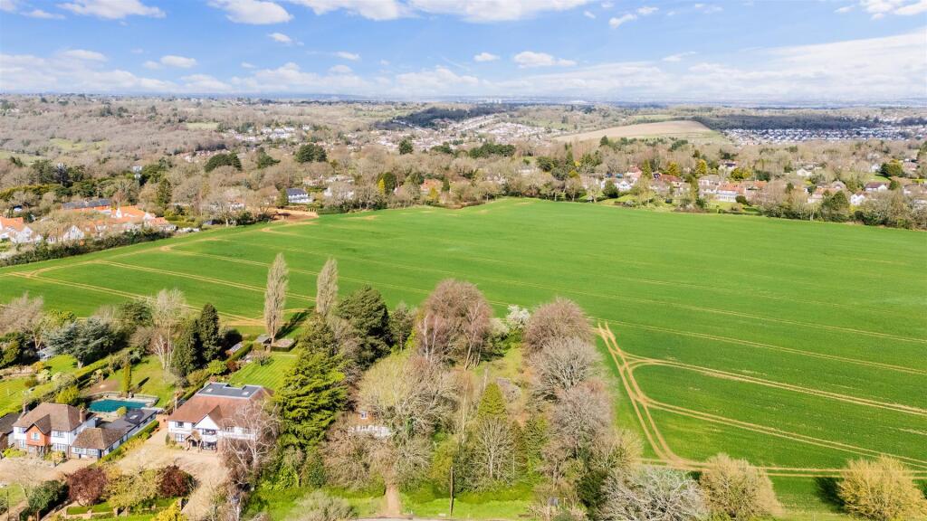 Coulsdon Lane, Chipstead - Image 2