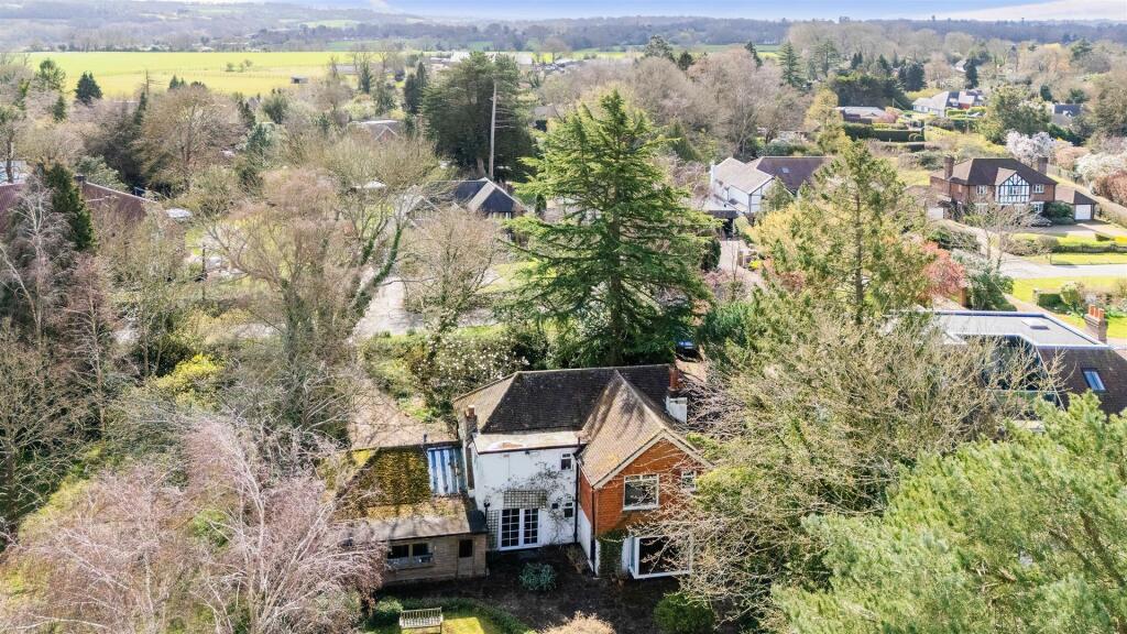 Coulsdon Lane, Chipstead - Image 35