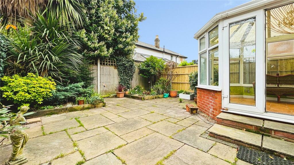 Yeoveney Close, Moor Lane, Staines-upon-Thames, Surrey, TW19 - Image 5