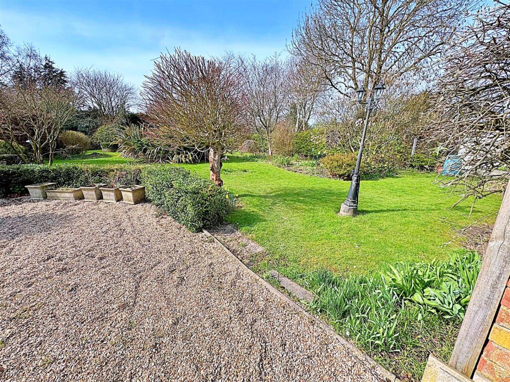 Sea Dyke Way, Marshchapel, Grimsby, Lincs, DN36 5UZ - Image 20