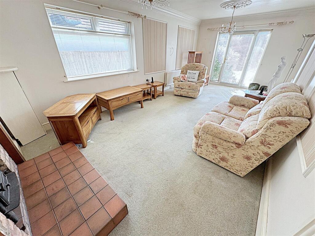 Sea Dyke Way, Marshchapel, Grimsby, Lincs, DN36 5UZ - Image 9