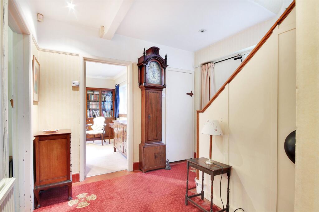 Ridlands Lane, Oxted, Surrey, RH8 - Image 2