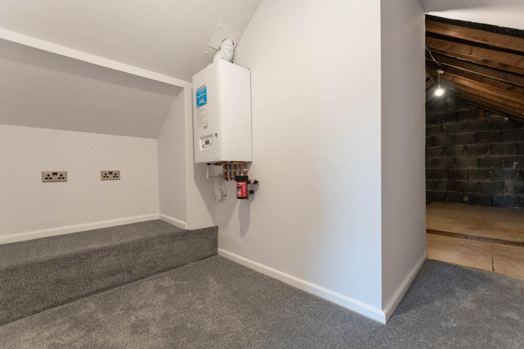 Milbury Drive, Littleborough - Image 15