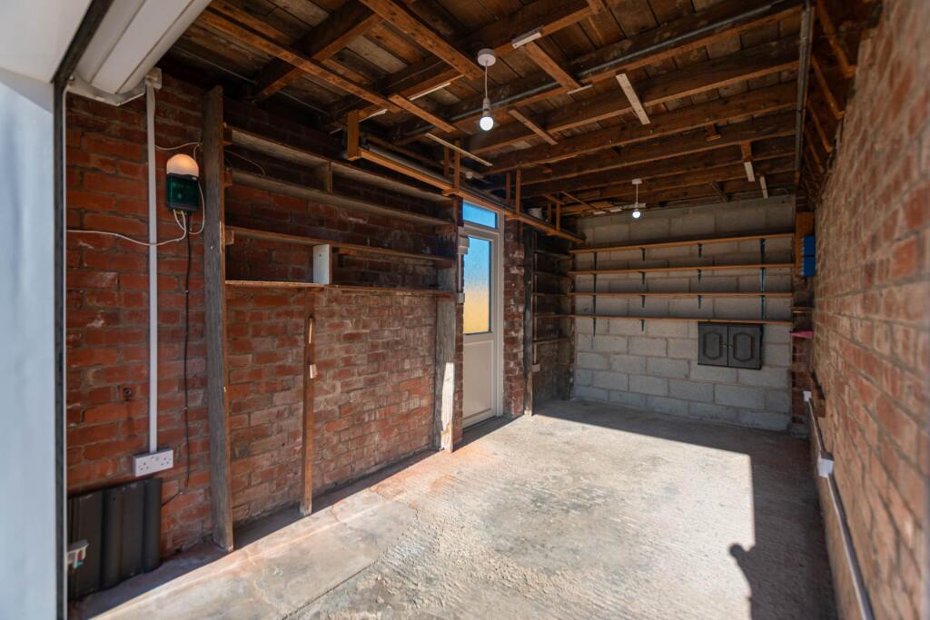 Milbury Drive, Littleborough - Image 23