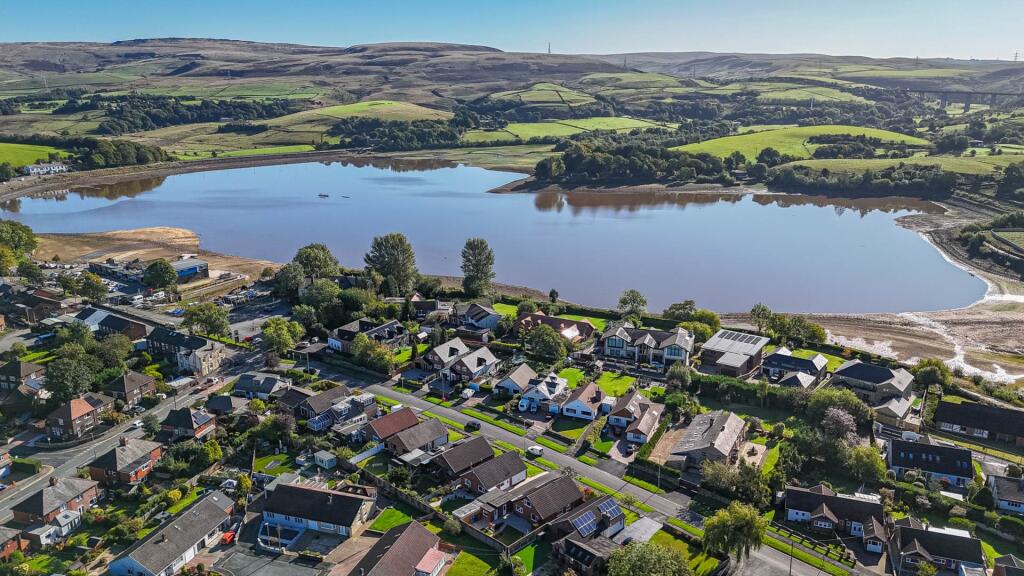 Milbury Drive, Littleborough - Image 25