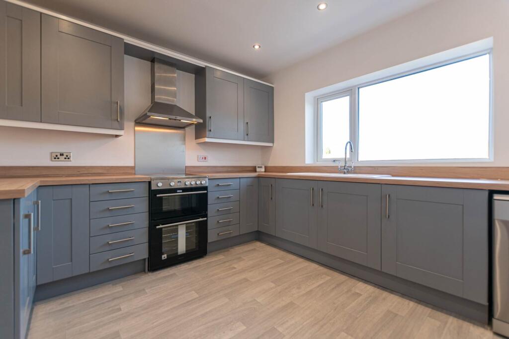 Milbury Drive, Littleborough - Image 7