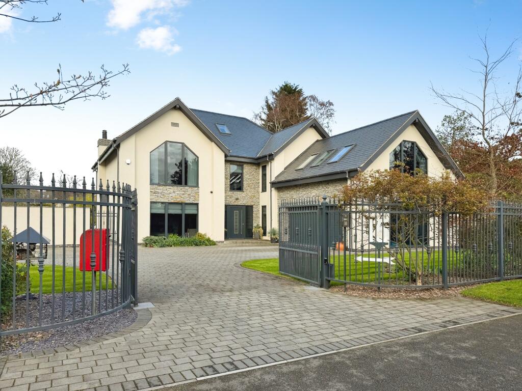 15 Partridge Flatt Road, Bessacarr, Doncaster, South Yorkshire DN4 6SB - Image 2