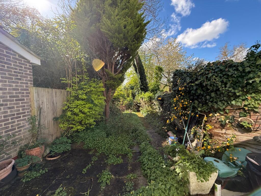 Angel Mead, Woolhampton, Reading, Berkshire, RG7 - Image 2