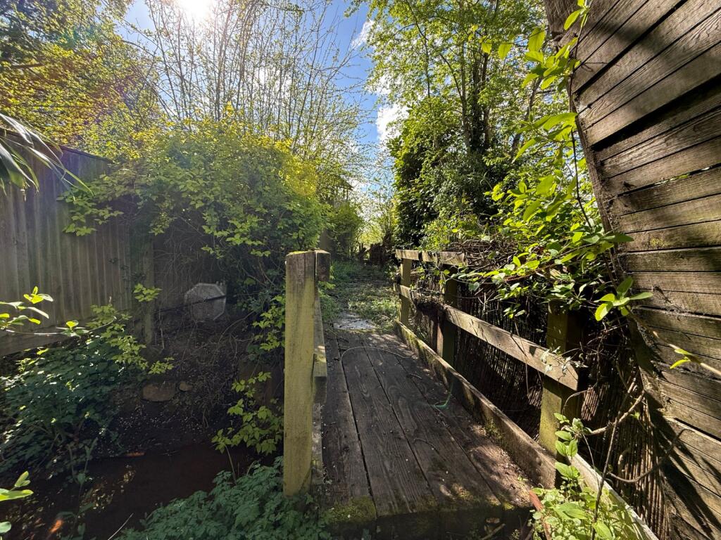 Angel Mead, Woolhampton, Reading, Berkshire, RG7 - Image 3