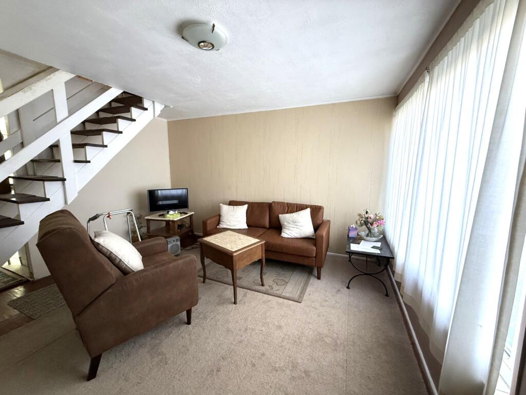 Angel Mead, Woolhampton, Reading, Berkshire, RG7 - Image 6