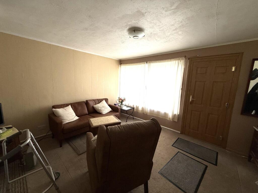 Angel Mead, Woolhampton, Reading, Berkshire, RG7 - Image 7