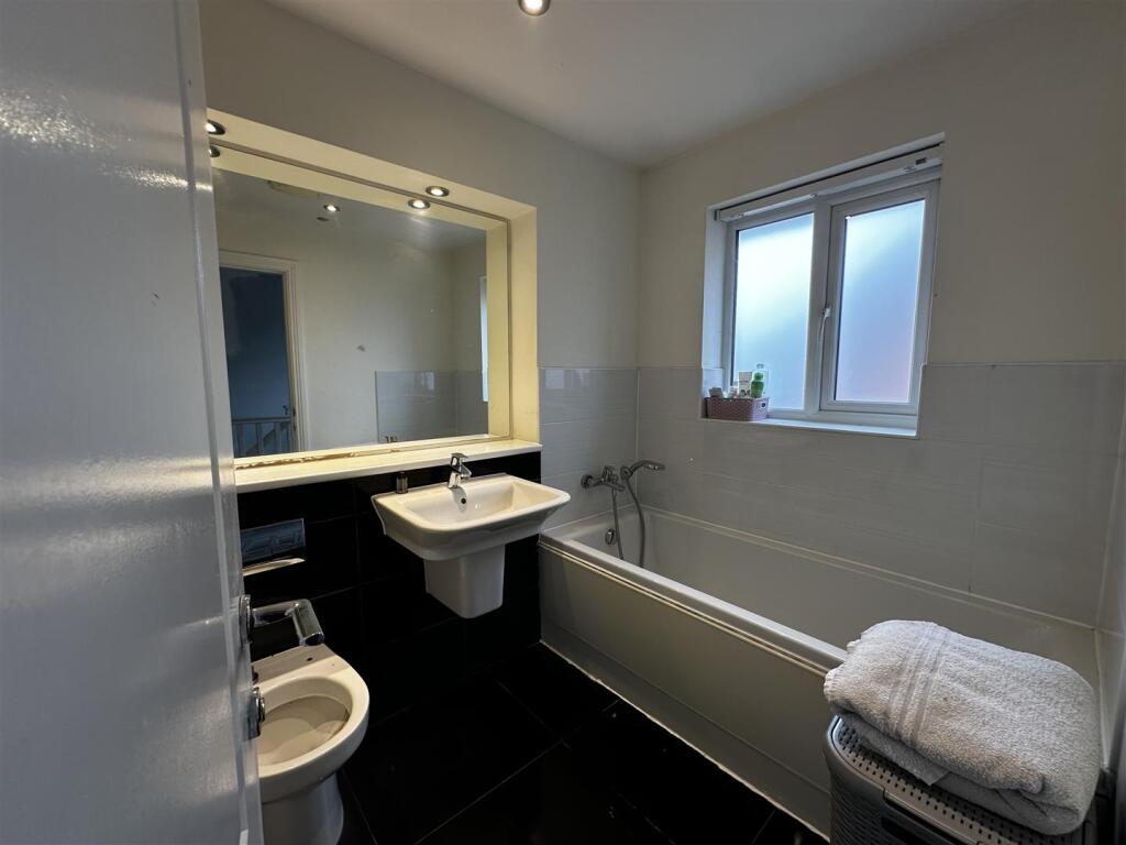 Becconsall Gardens, Hesketh Bank, Preston - Image 9