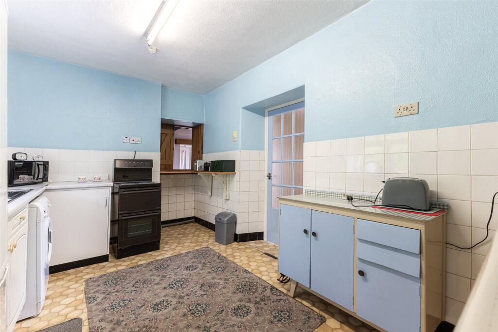 Newport Road, Coedkernew, NP10 - Image 9