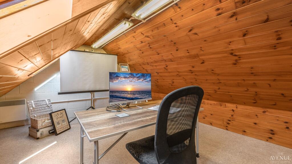 Woodside Lodge, Ramshorn, Oakamoor, Staffordshire. - Image 31