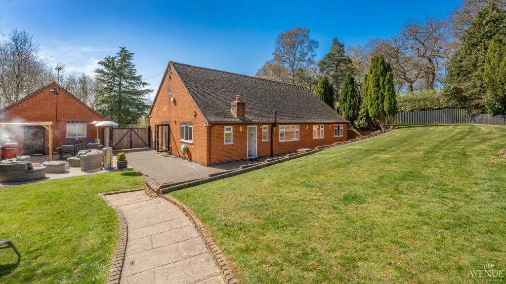 Woodside Lodge, Ramshorn, Oakamoor, Staffordshire. - Image 36