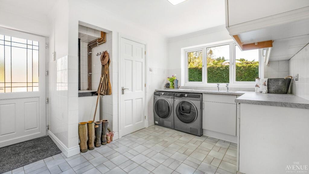 Woodside Lodge, Ramshorn, Oakamoor, Staffordshire. - Image 8