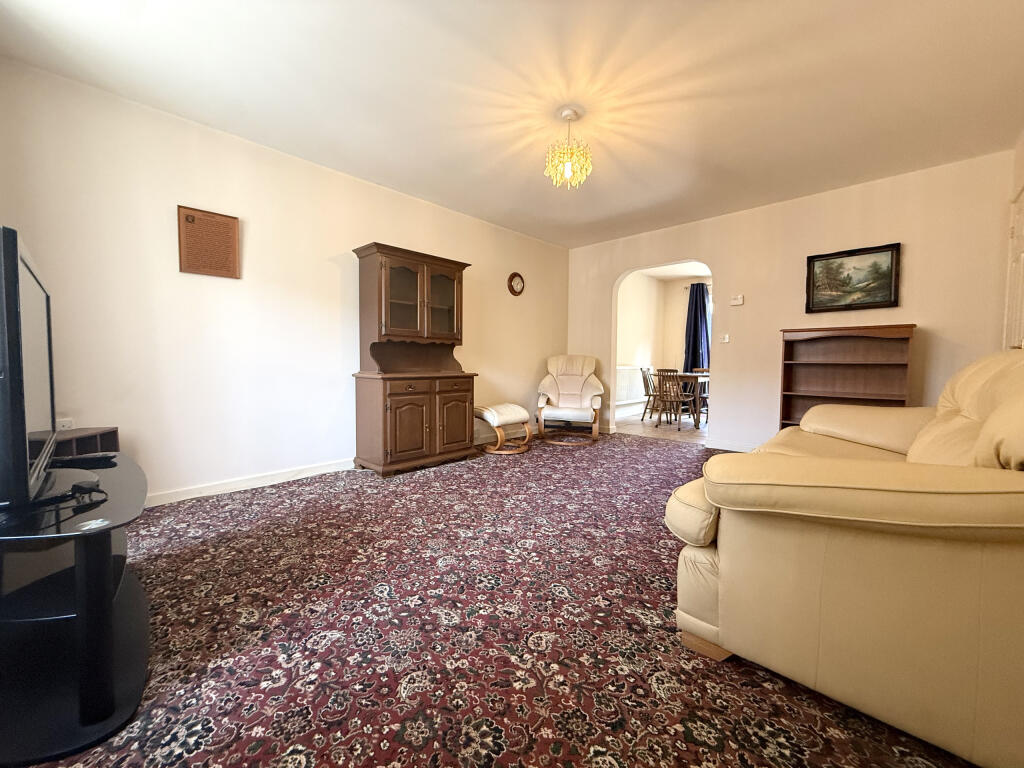 Ynyslwyd Close, Aberdare, Rhondda Cynon Taf - Image 2