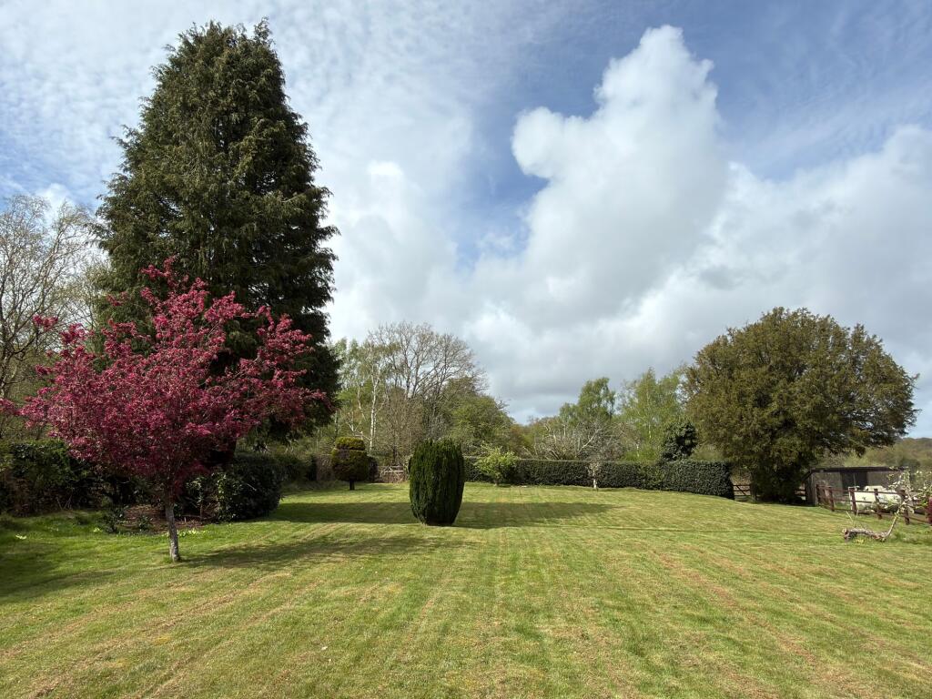 Gatewood Hill, Blackfield, SO45 - Image 2