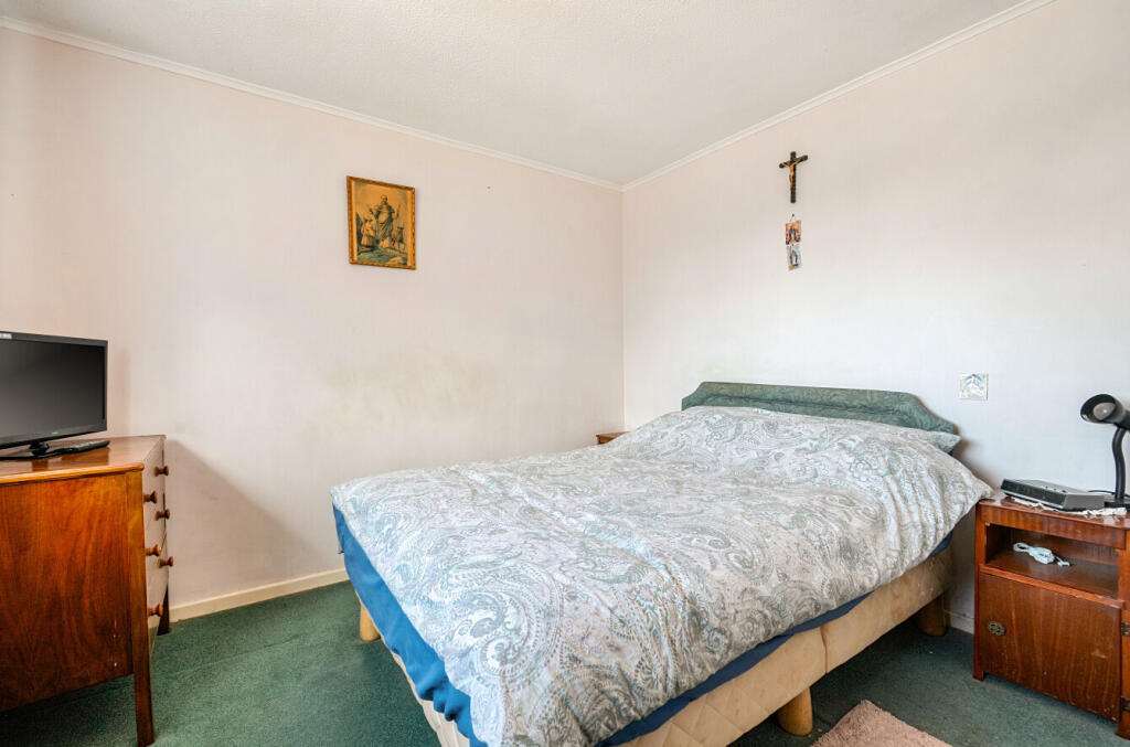 Frenchs Wells, Woking, Surrey, GU21 - Image 7