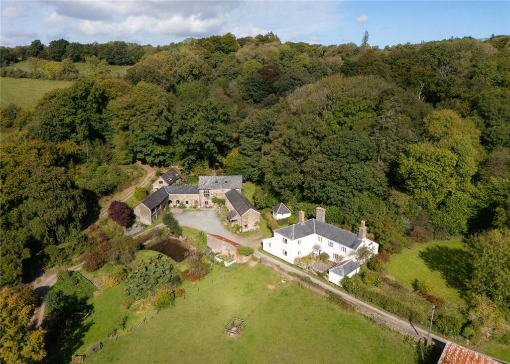 Bampton, Tiverton, Devon, EX16 - Image 2