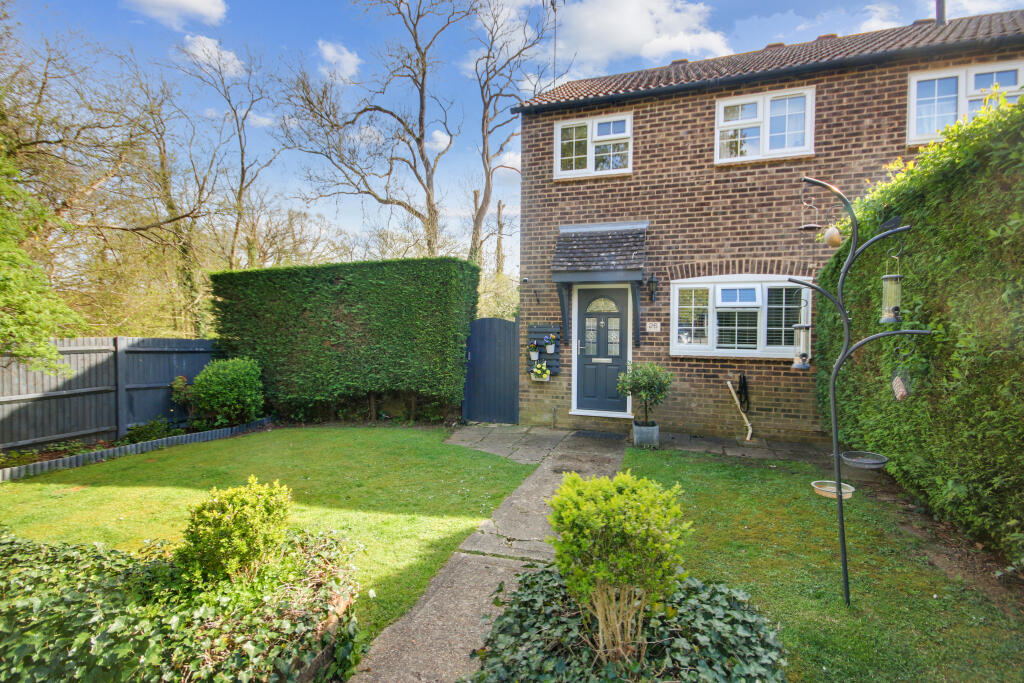 View property at Sycamore Drive, East Grinstead, West Sussex