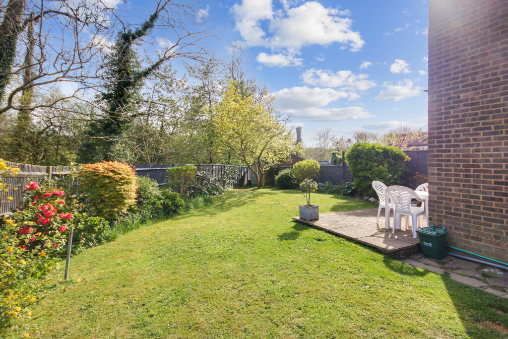 Sycamore Drive, East Grinstead, West Sussex - Image 11