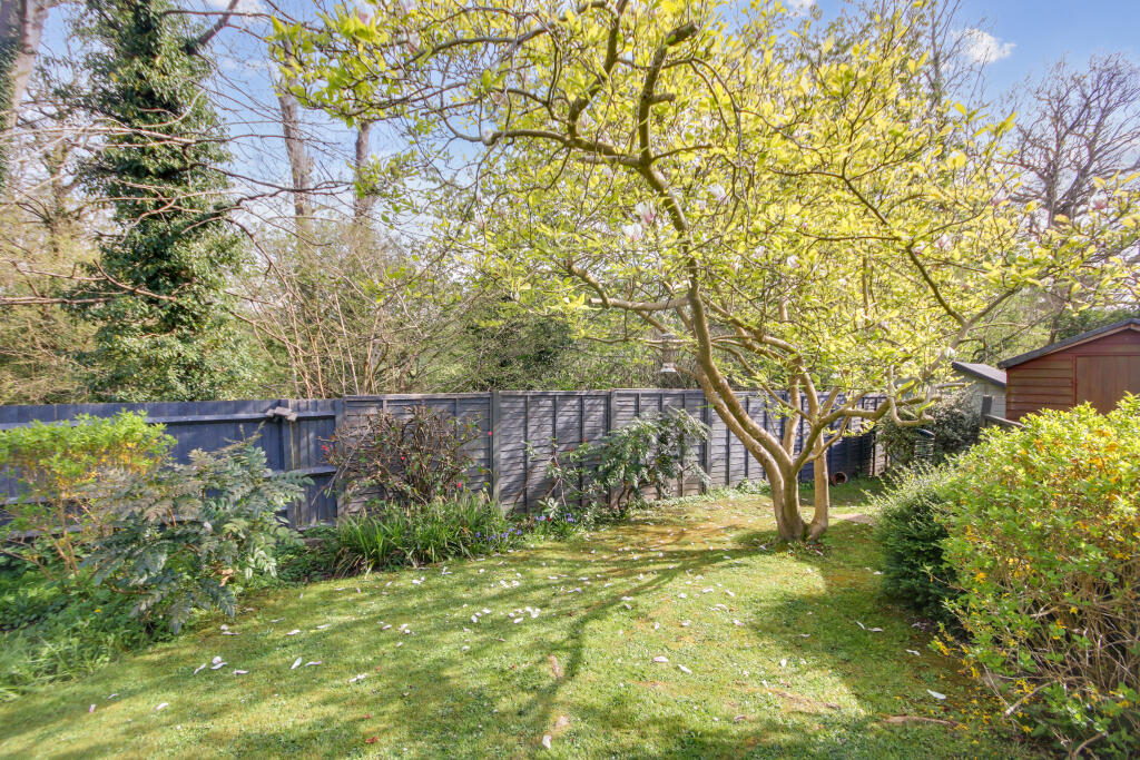 Sycamore Drive, East Grinstead, West Sussex - Image 14