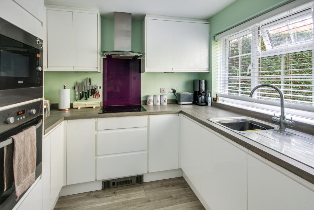 Sycamore Drive, East Grinstead, West Sussex - Image 2