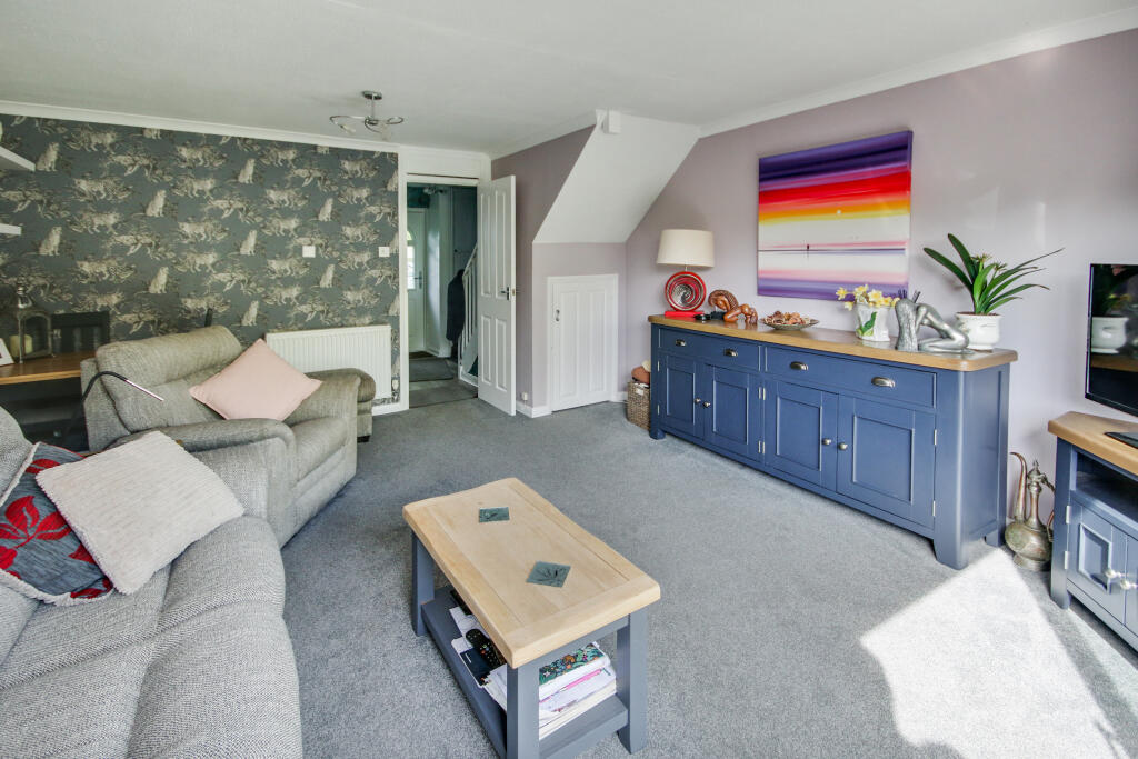 Sycamore Drive, East Grinstead, West Sussex - Image 5