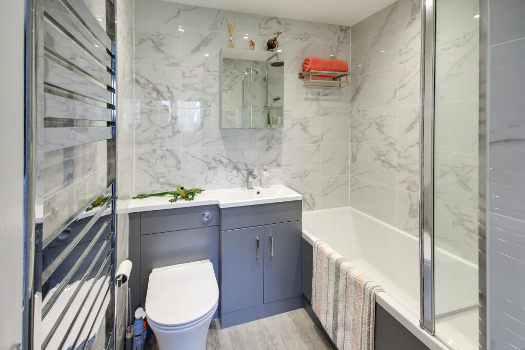 Sycamore Drive, East Grinstead, West Sussex - Image 9