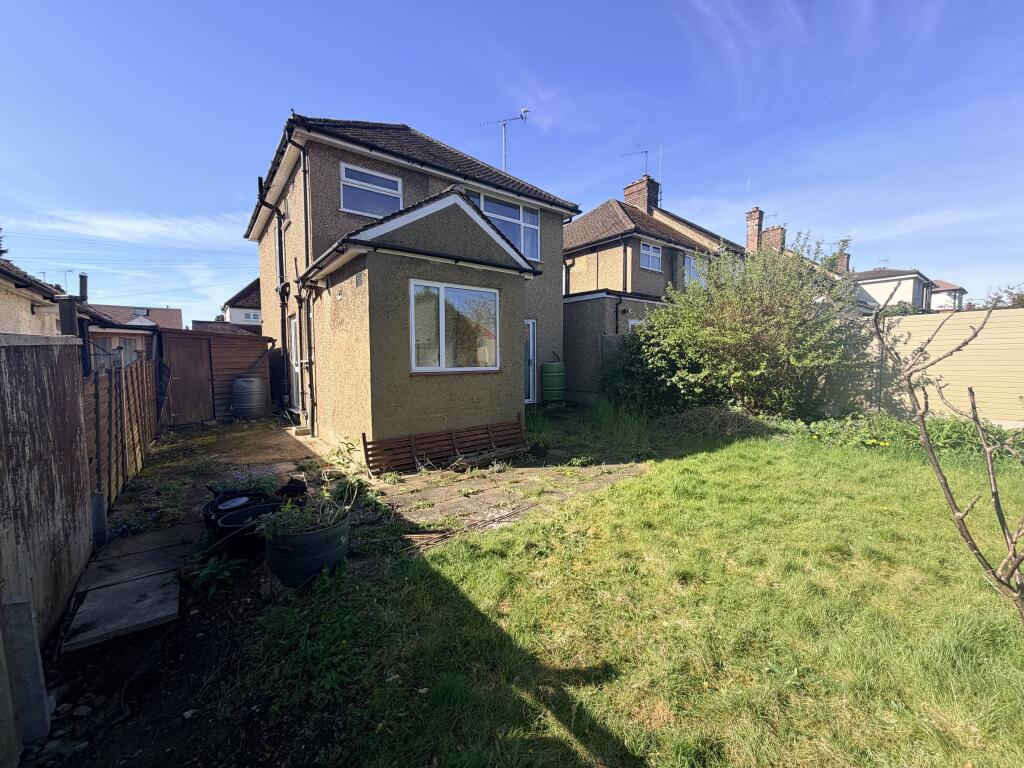 Richmond Way, Croxley Green, WD3 - Image 2