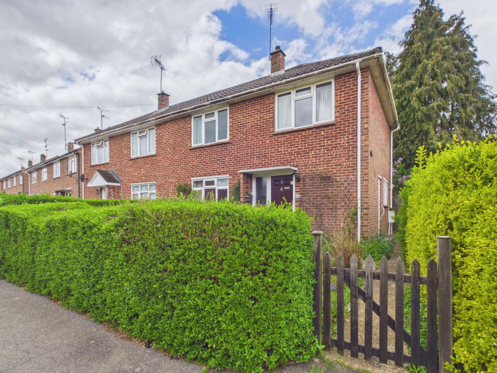 View property at Longfield Road, Horsham, West Sussex.