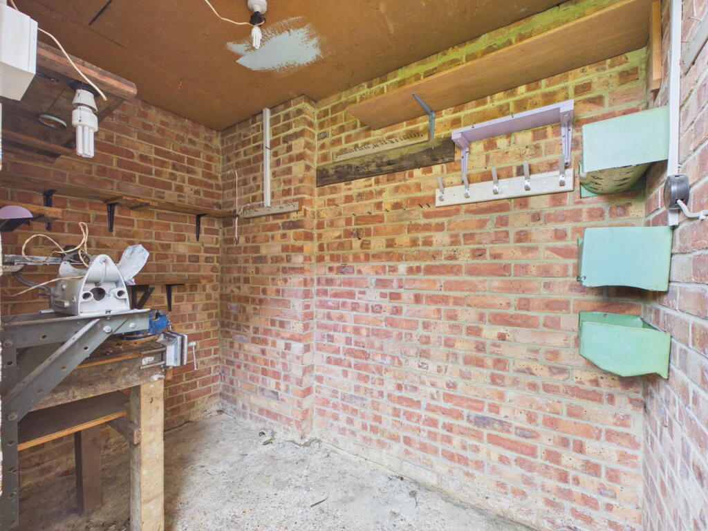 Longfield Road, Horsham, West Sussex. - Image 12