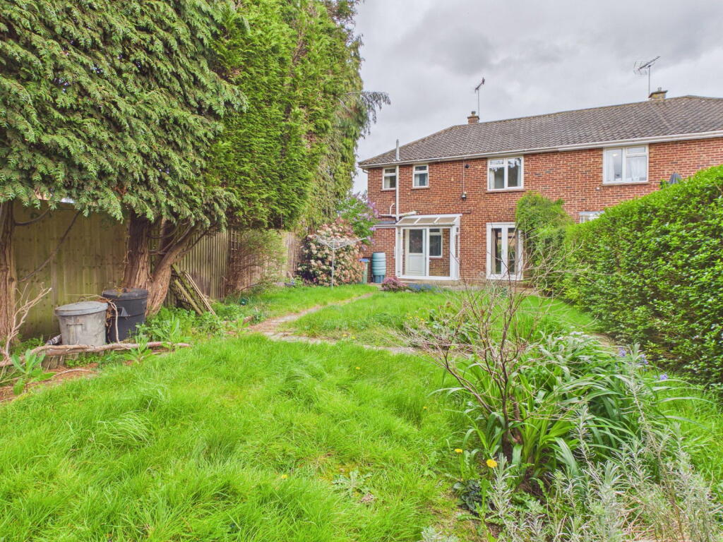 Longfield Road, Horsham, West Sussex. - Image 2