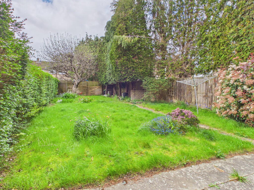 Longfield Road, Horsham, West Sussex. - Image 3