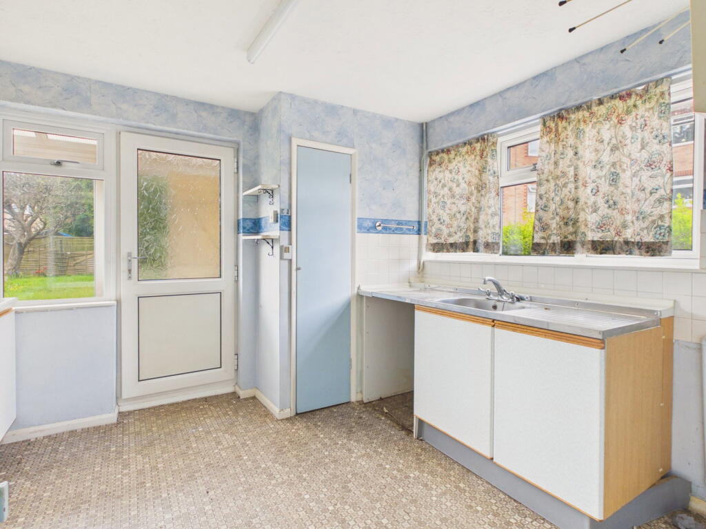 Longfield Road, Horsham, West Sussex. - Image 6