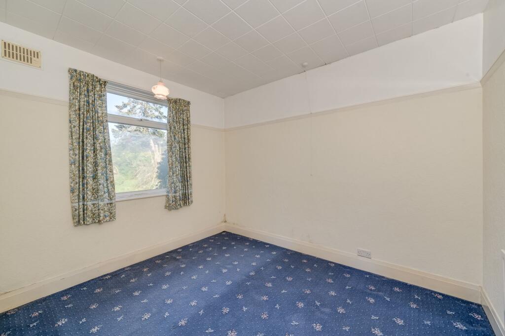 Hutcliffe Wood Road, Sheffield, S8 - Image 13