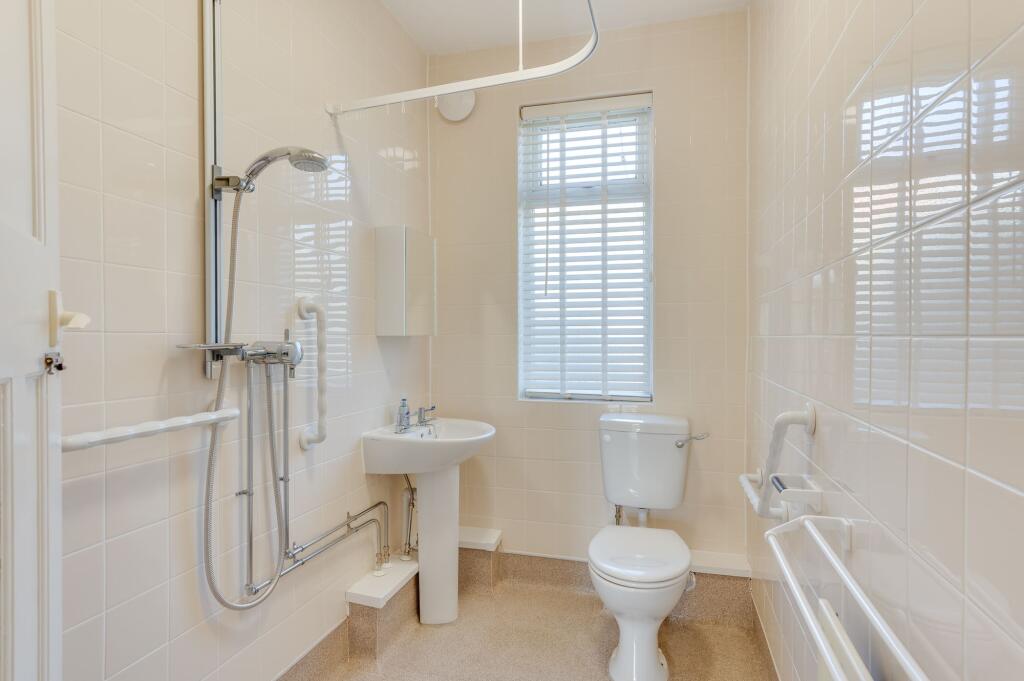 Hutcliffe Wood Road, Sheffield, S8 - Image 18