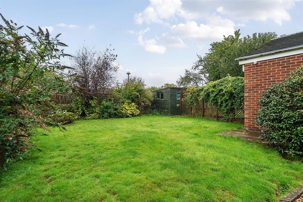 View property at Orchard Glade, Headcorn - Image 11