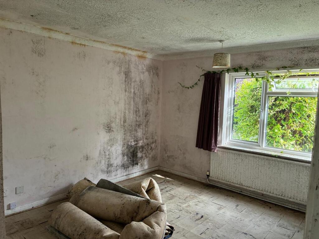View property at Orchard Glade, Headcorn - Image 3