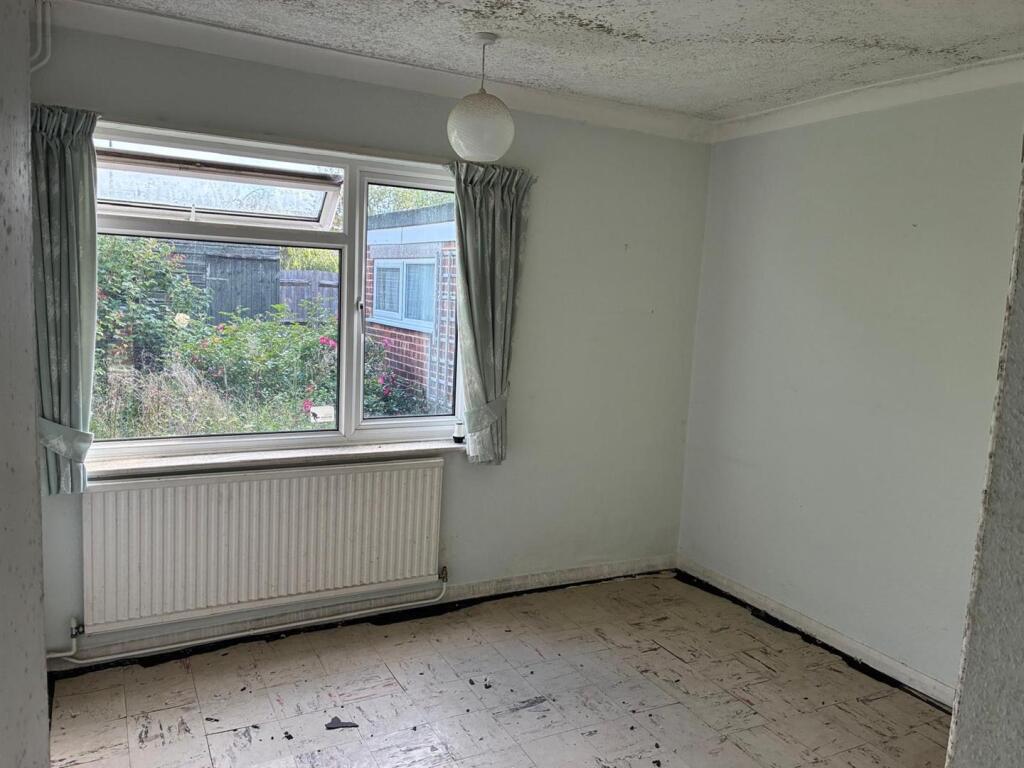 View property at Orchard Glade, Headcorn - Image 9